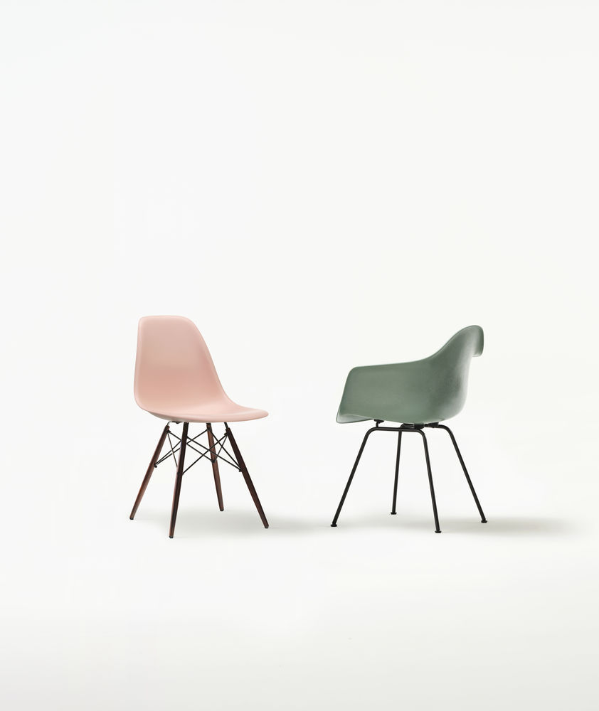 3975525_Eames Plastic Side Chair DSW Eames Fiberglass Armchair DAX_preview 3975525_Eames Plastic Side Chair DSW Eames Fiberglass Armchair DAX_preview